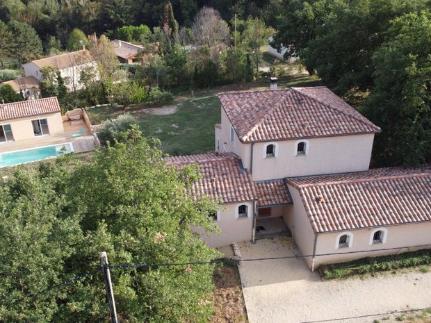 Luxury homes with terrace for sale in Auvergne