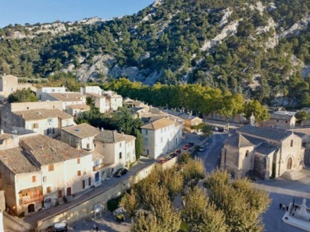 Land in Robion, Provence-Alpes-Côte d'Azur, France 1