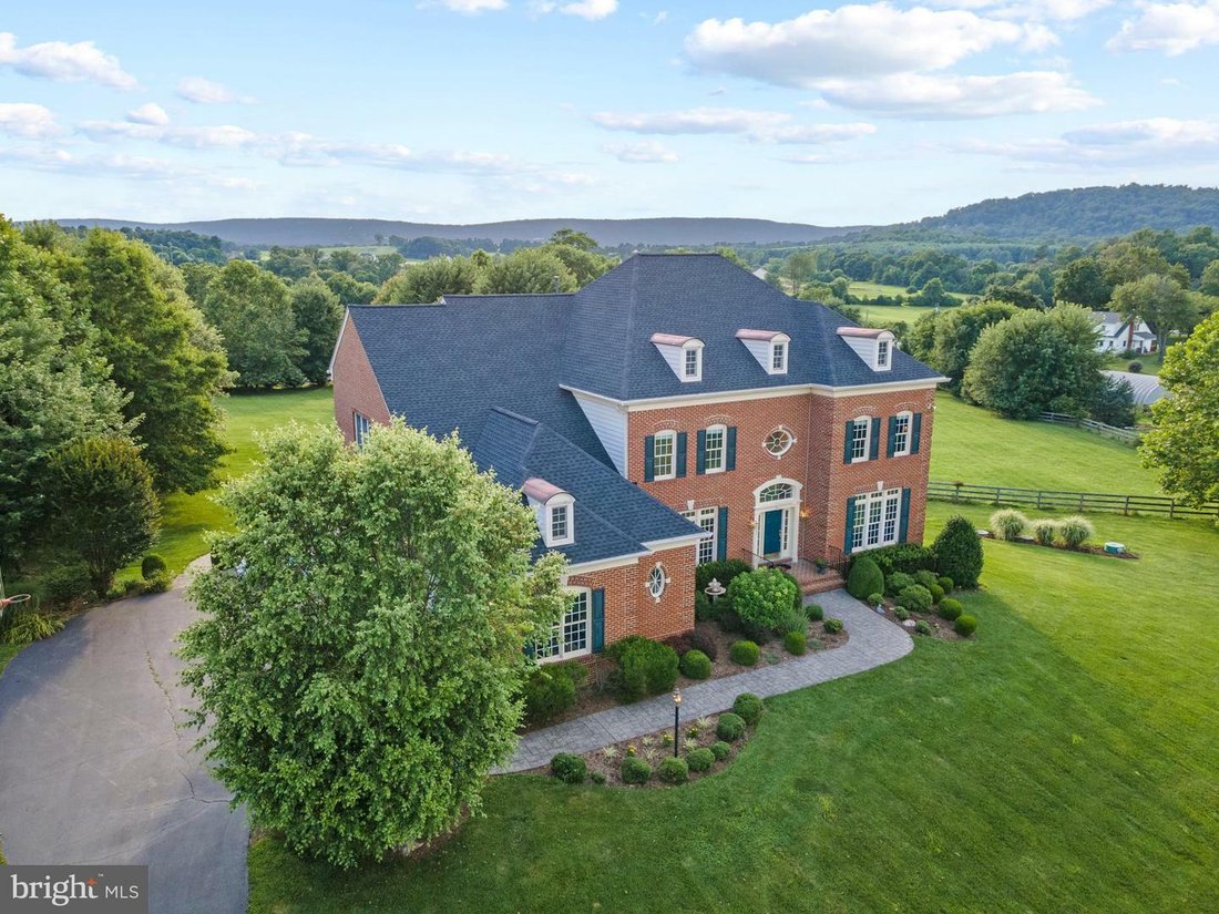 Luxury Home Near Downtown Purcellville In Purcellville, Virginia, United States For Sale (12234763)