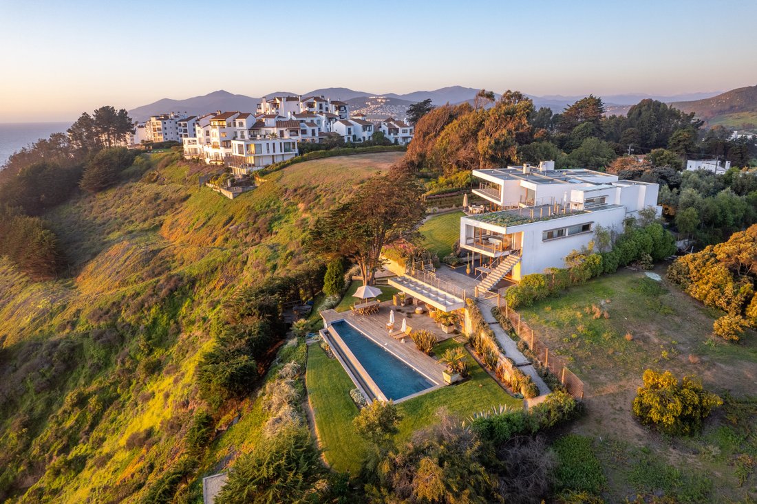 Espectacular Casa Con Vista Al Mar En Puchuncaví, Valparaíso, Chile En