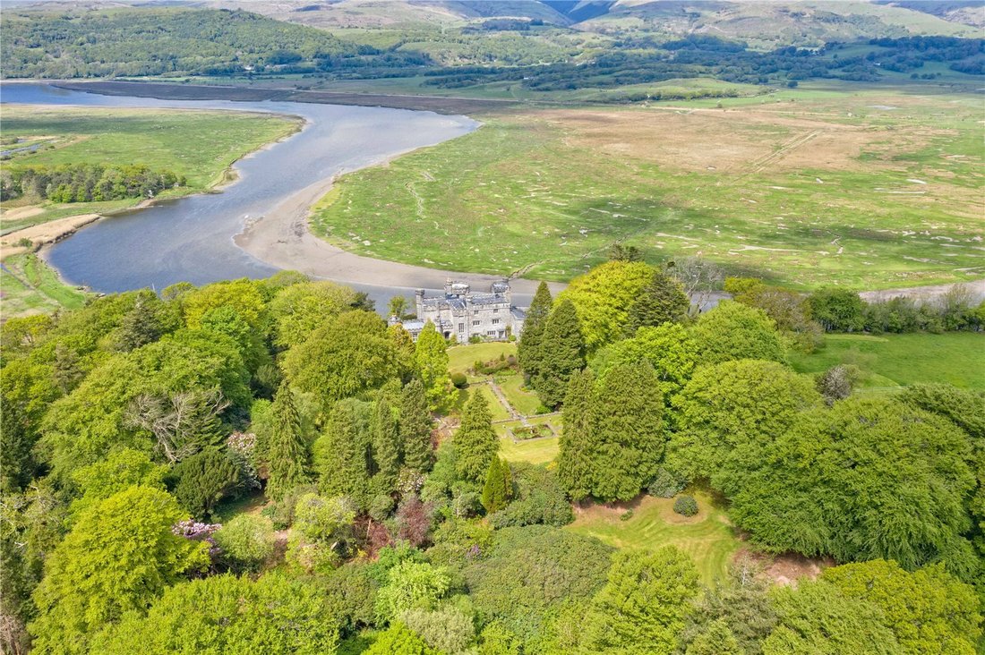 Glandyfi Exquisitely Restored Majestic In Machynlleth, Wales, United
