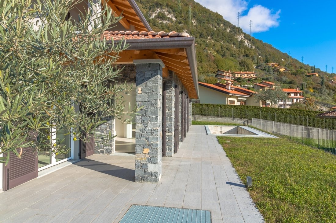 Villa in Tremezzina, Lombardy, Italy 3 - 12235540