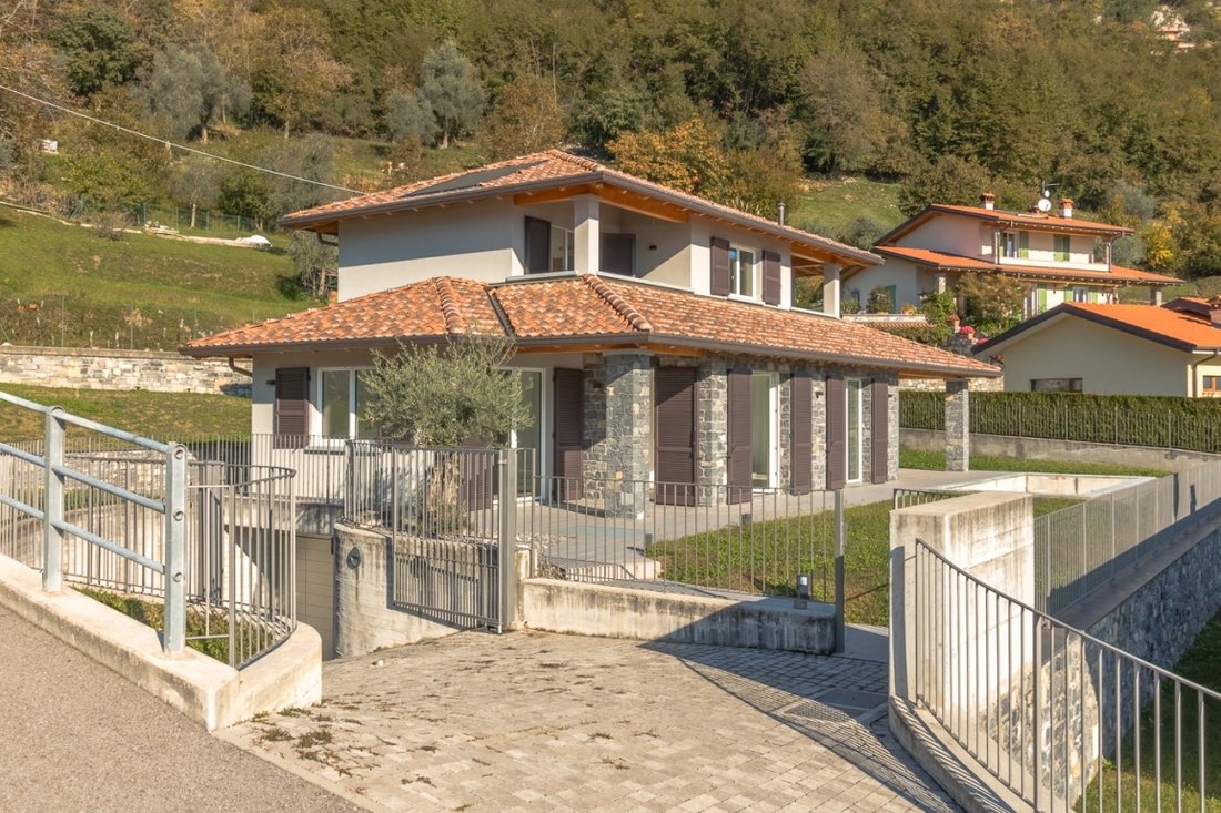 Villa in Tremezzina, Lombardy, Italy 2 - 12235540