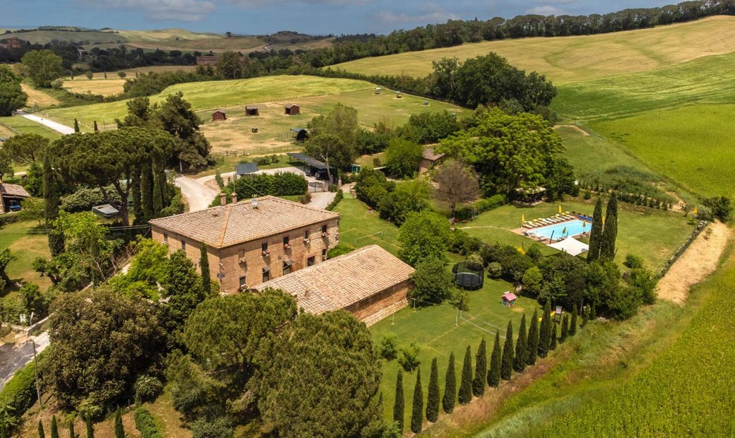 Tuscan Farm With Swimming Pool And White In Monteroni D'arbia, Tuscany ...