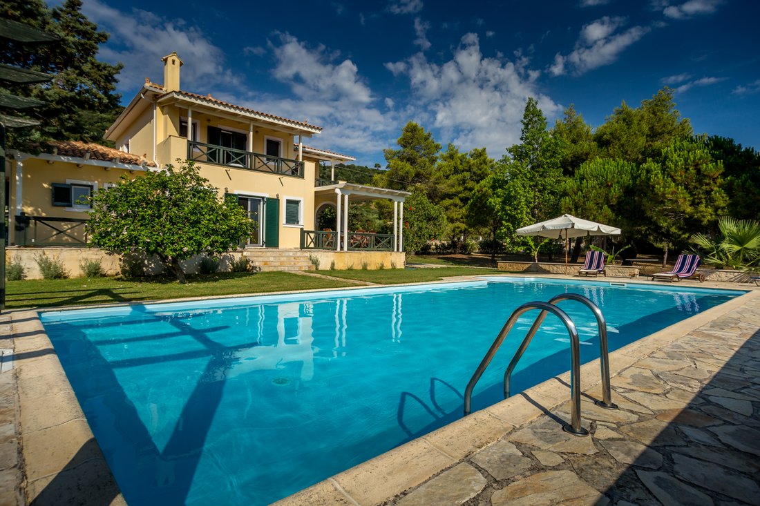 Luxurious 5 Bedroom Villa In Zakynthos, Greece With Pool In Vasilikos
