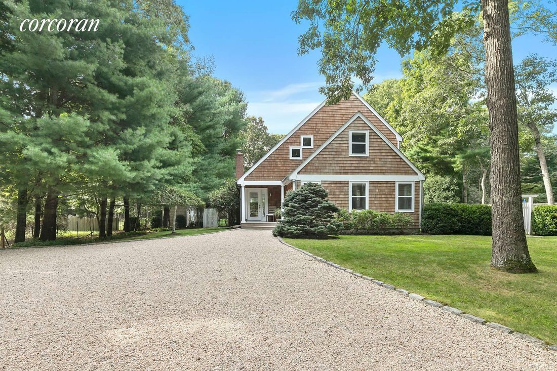 11 Monument Lane, East Hampton, Ny In East Hampton, New York, United