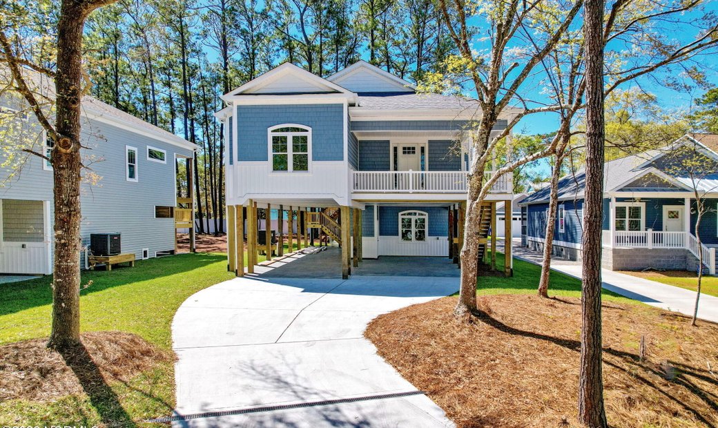 homes for sale yacht drive oak island nc