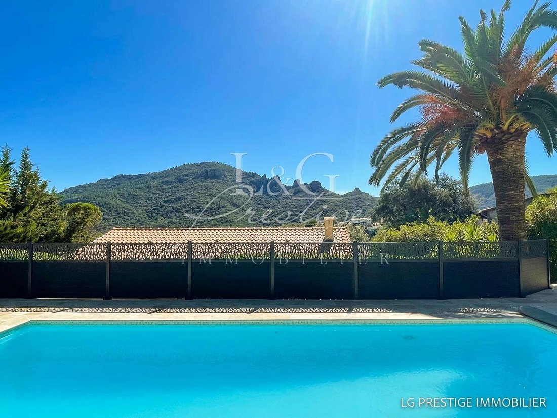 Casa en Mandelieu-la-Napoule, Provenza-Alpes-Costa Azul, Francia 1 - 12238472