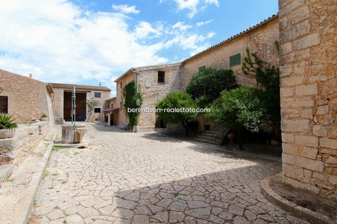 Chalet in Binissalem, Balearic Islands, Spain 1 - 12241024