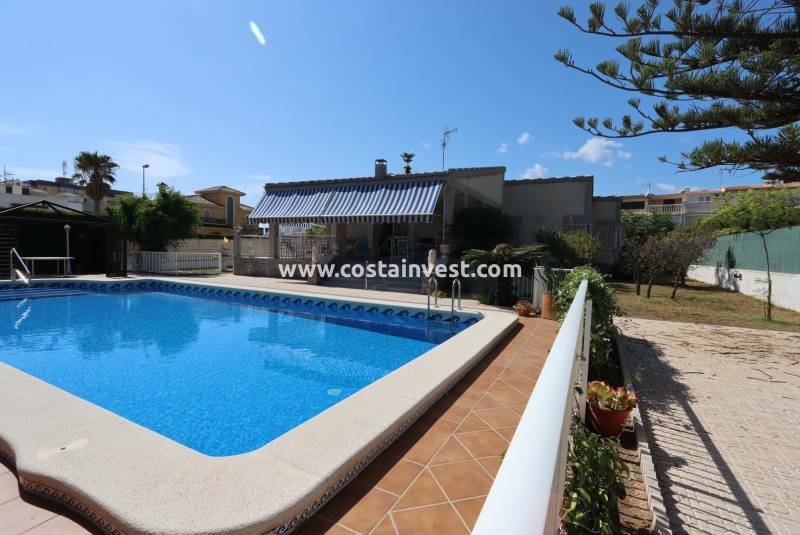Villa in La Zenia, Orihuela, Valencian Community 2 - 12240727