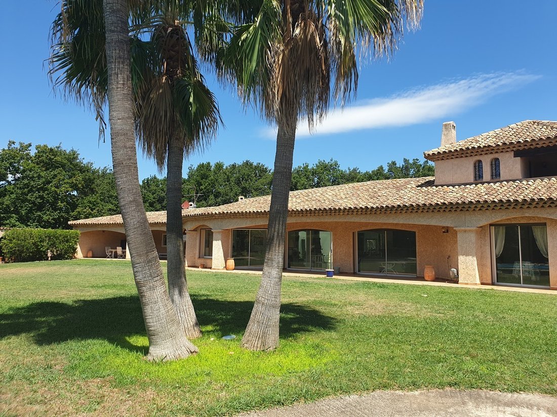 Villa in Centre Ville, Carqueiranne, Frankreich 3 - 12241429