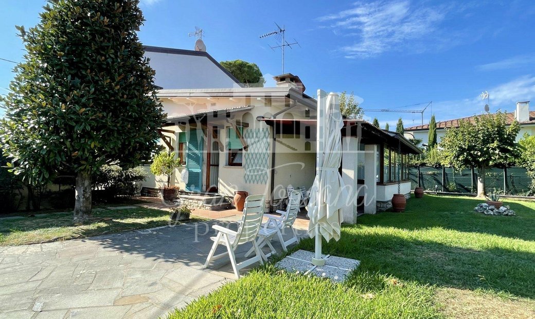 Forte Dei Marmi House For Sale In The In Forte Dei Marmi, Tuscany