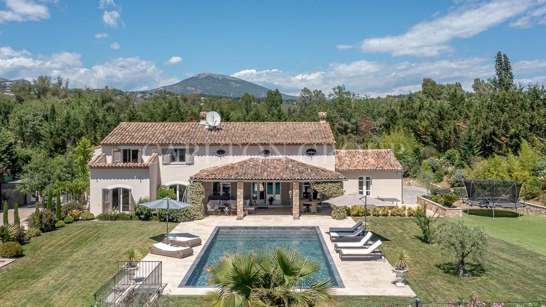 Villa in Châteauneuf, Provence-Alpes-Côte d'Azur, France 1 - 12243055