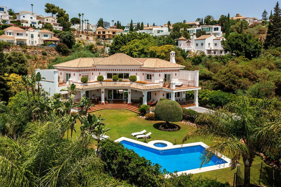 Villa in El Paraíso, Benahavis, Spain 3 - 12049661