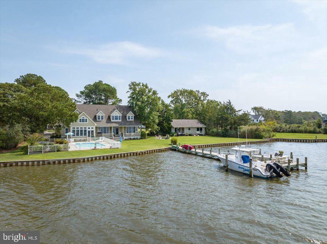 4 Bedrooms Single Family Detached In West Ocean City, Maryland, United