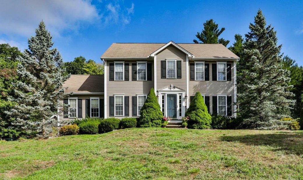 4 Bedrooms Single Family Detached In Merrimack, New Hampshire, United