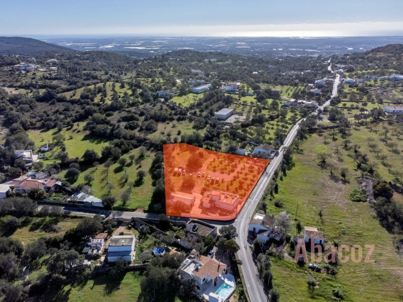 Picturesque 3 Bedroom Villa Set On In Santa Bárbara De Nexe, Algarve