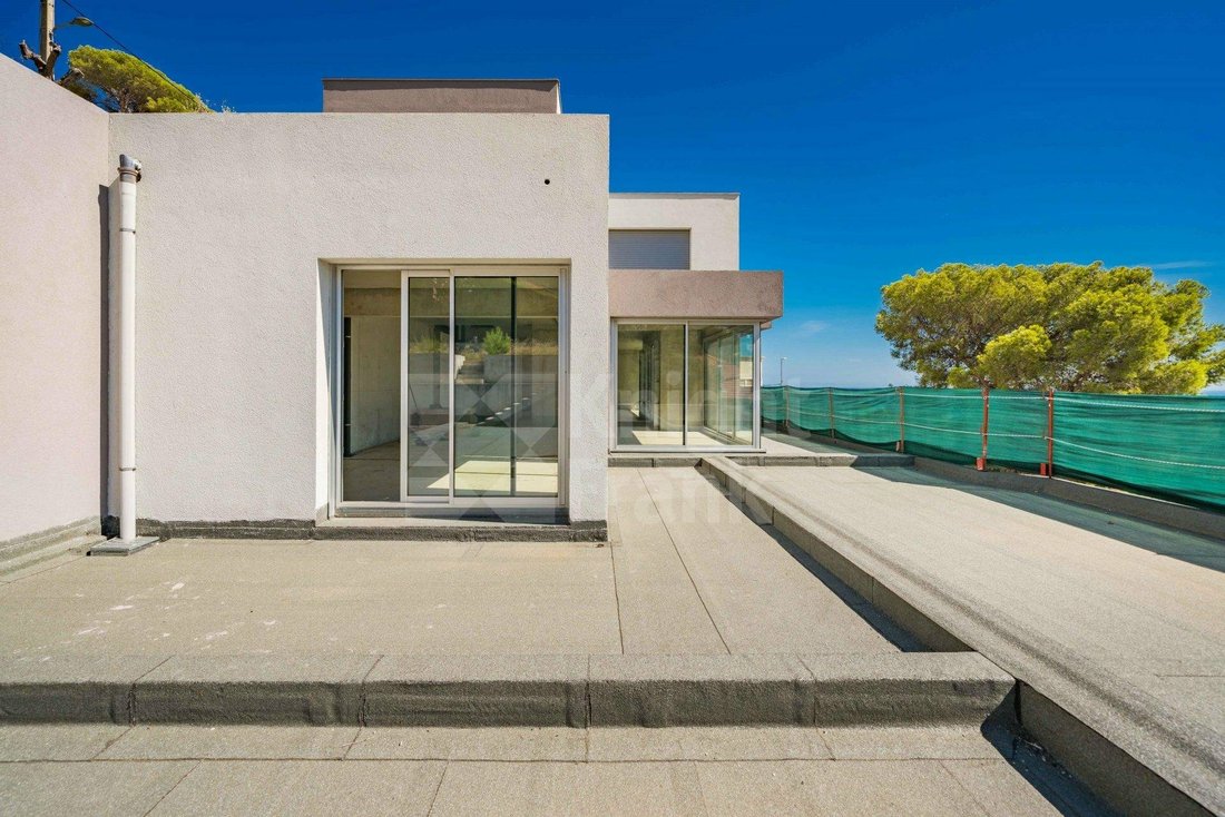 Villa in Beausoleil, Provence-Alpes-Côte d'Azur, France 3 - 12245494