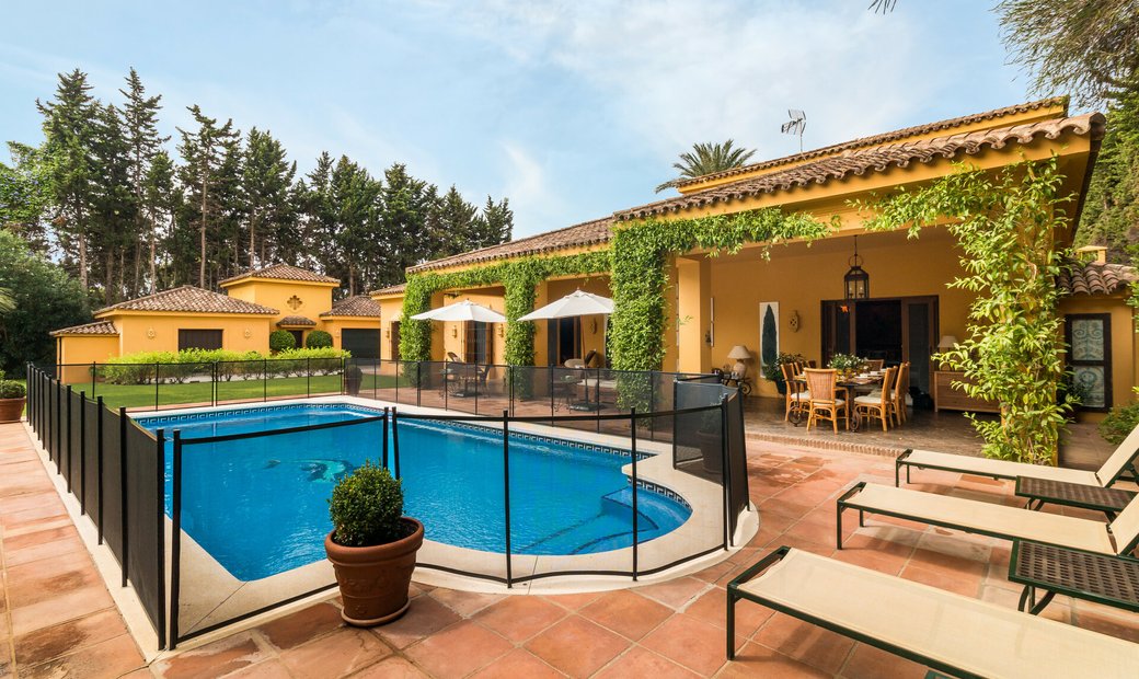 Traditional Spanish Style Villa In Prestigious In Sotogrande Andalusia