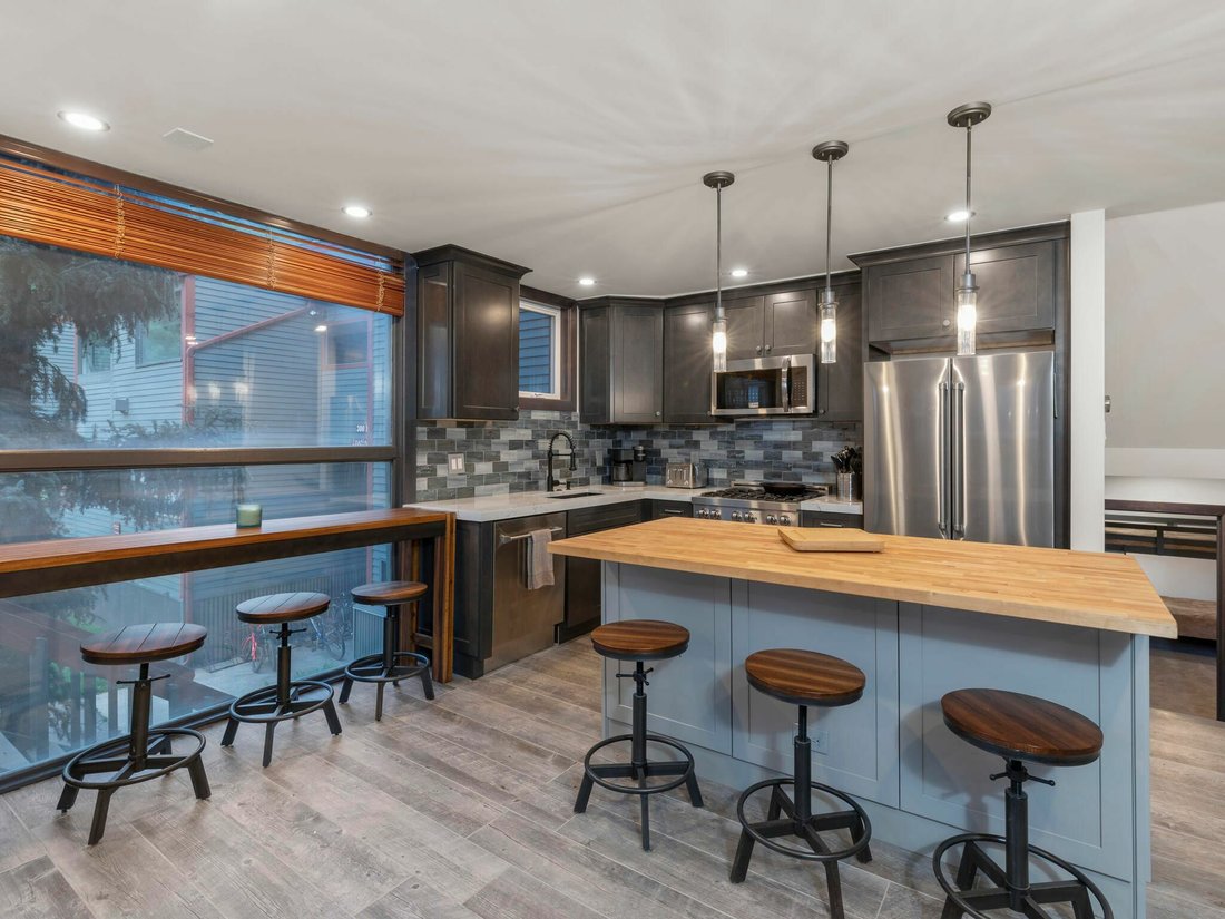 Bright, Sunny, Fully Remodeled In Mountain Village, Colorado, United