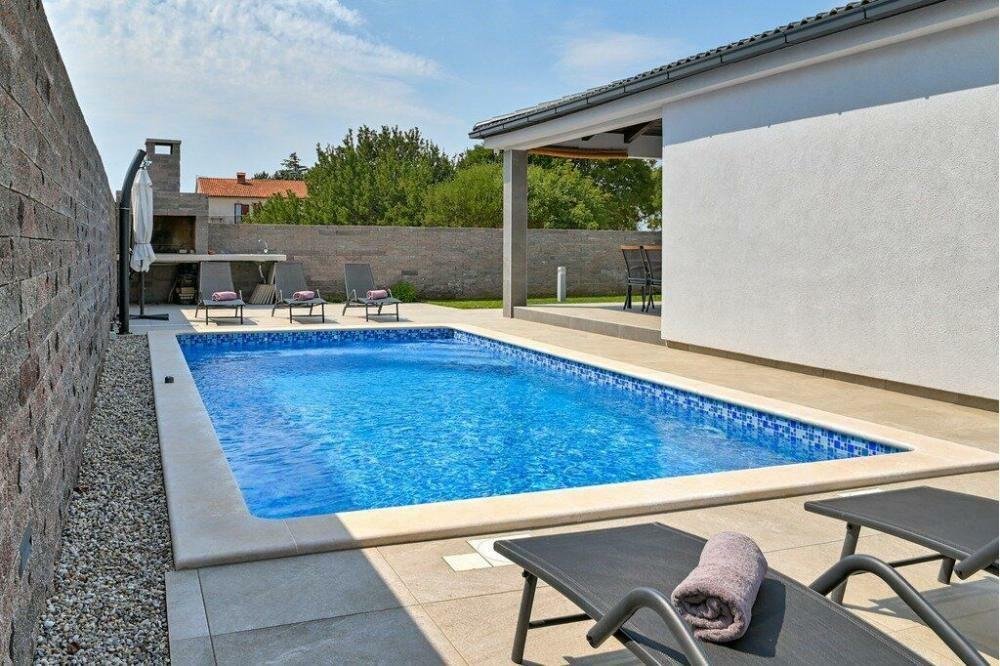 Villa For Sale In šikići, Pula, Pula In Pula, Istria County, Croatia