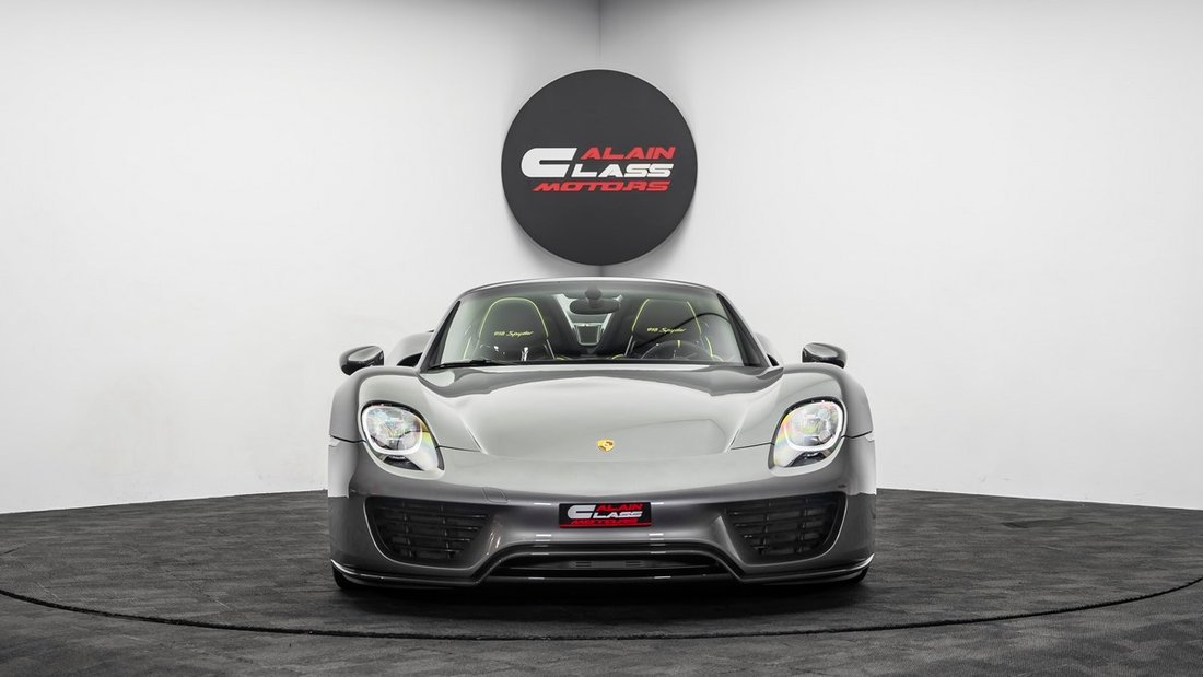 Cabriolet in Dubai, Dubai, United Arab Emirates 3 - 12254827