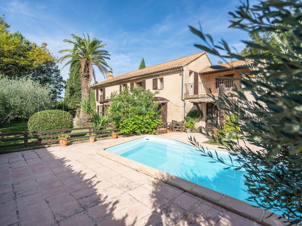 Luxury Homes For Sale In Caderousse, Provence-alpes-côte D'azur, France 