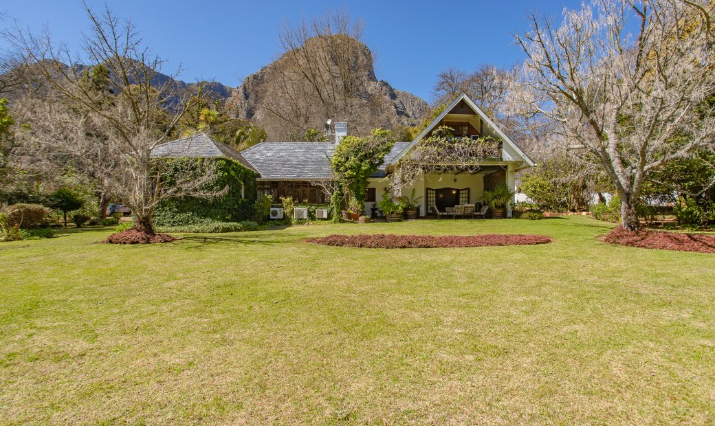 Historic Gem In Scenic Banghoek In Stellenbosch, Western Cape, South
