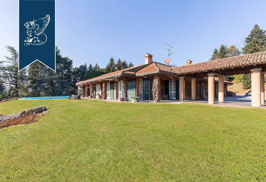 Stunning Villa With In Corneno Galliano Carella Mariaga, Lombardy