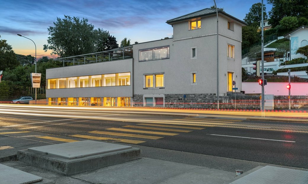 Panoramic View Of Lake Geneva In Cologny, Genève, Switzerland For Sale