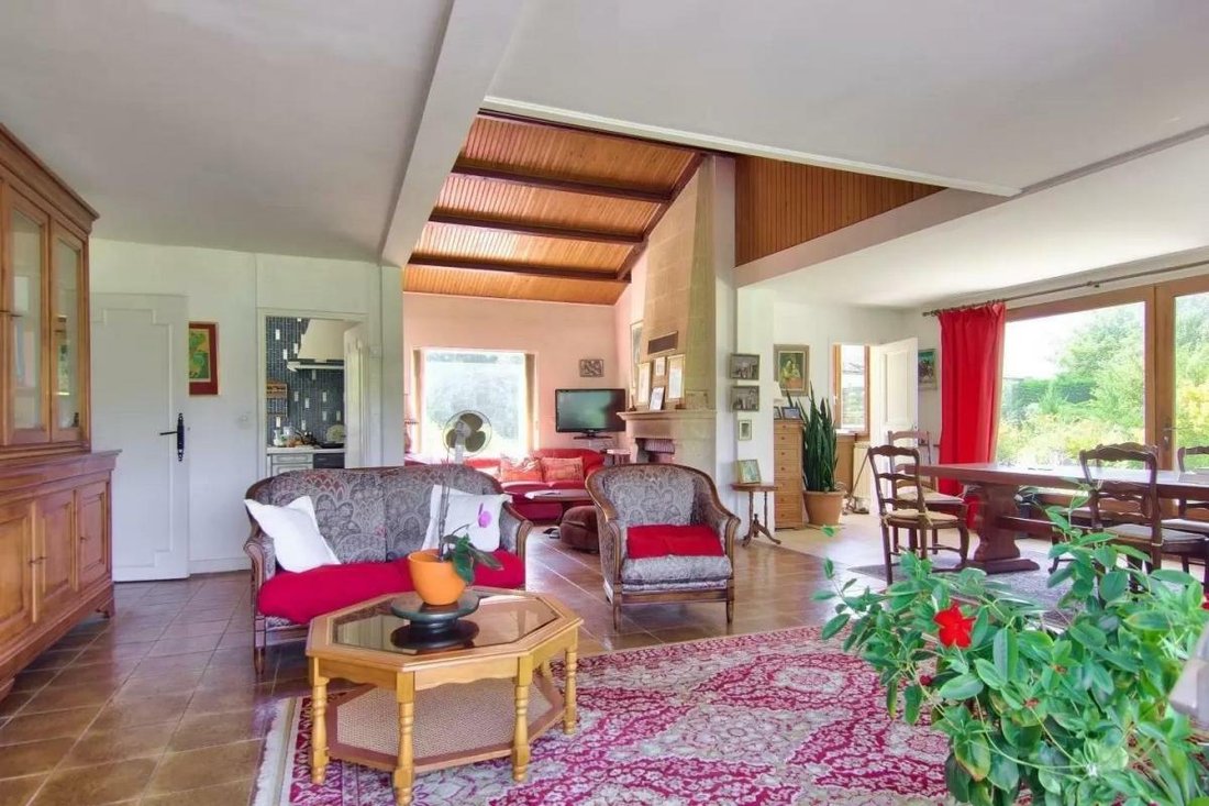 Savigny Sur Clairis, Maison De 6 In Brannay, Bourgogne Franche Comté, France For Sale