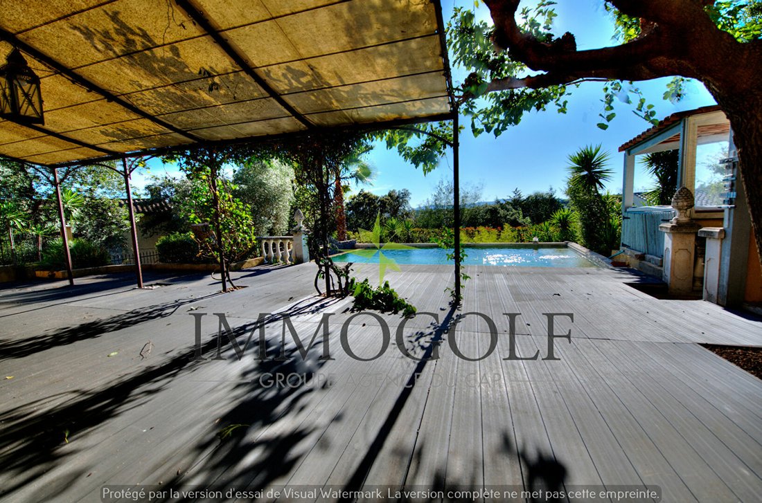 Villa Frejus 6 Pièce(s) 120 M2 In Fréjus, Provence Alpes Côte D'azur