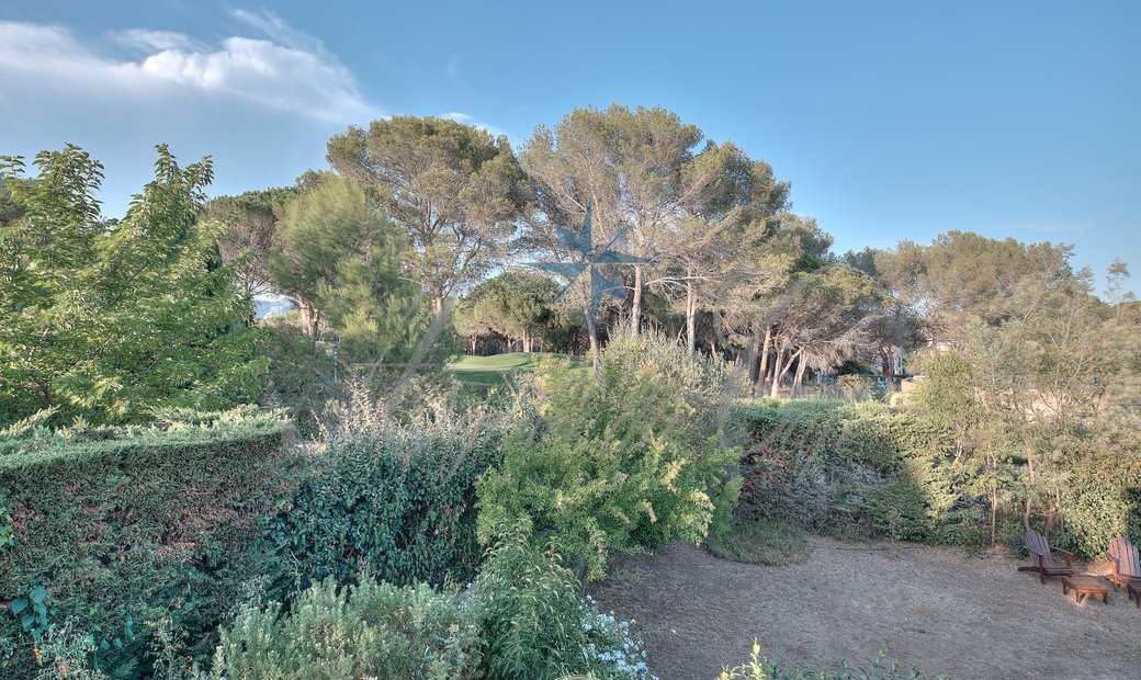 Villa Saint Raphael In Saint Raphaël, Provence Alpes Côte D'azur — free download