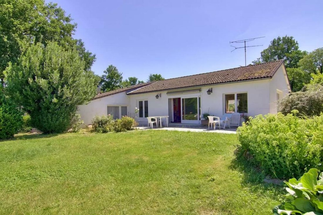 Savigny Sur Clairis, Maison De 6 In Brannay, Bourgogne Franche Comté, France For Sale