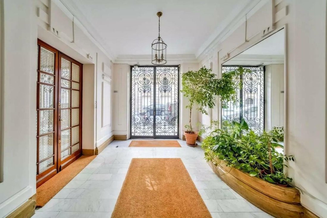 Apartment in Ecole Militaire, Paris 7e Arrondissement, Paris 4 - 12257788