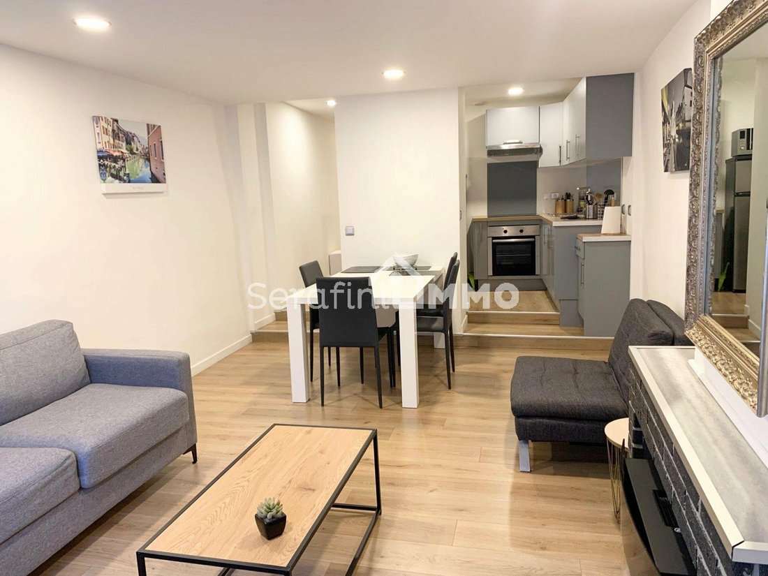 Annecy Apartment In Annecy, Auvergne Rhône Alpes, France For Sale