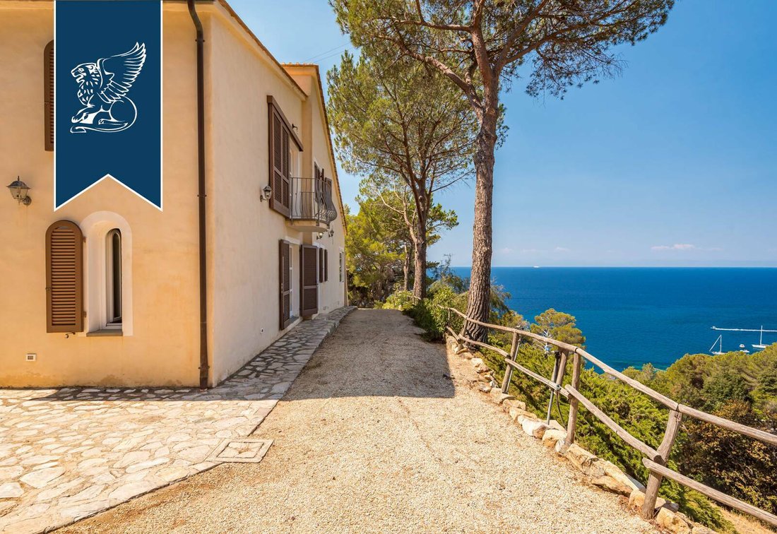Fantastic Villa With Access To The Sea On Elba Island
