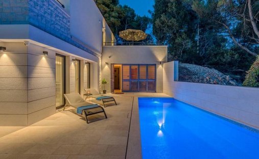 Villa in Milna, Split-Dalmatia County, Croatia 1