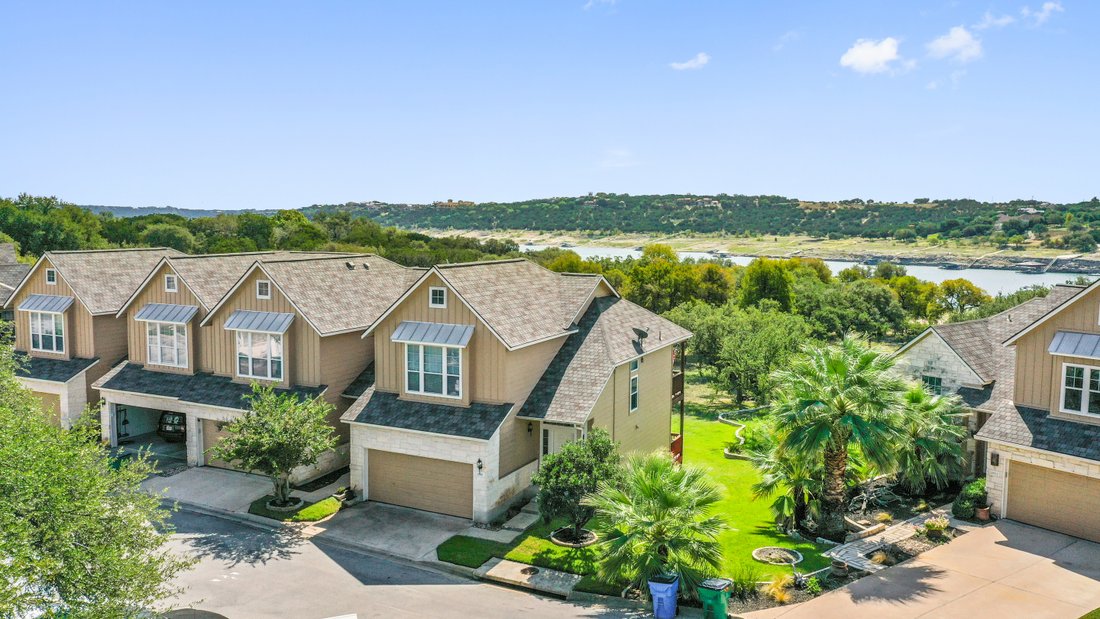 Condo On Waterfront Of Lake Travis In Lago Vista, Texas, United States