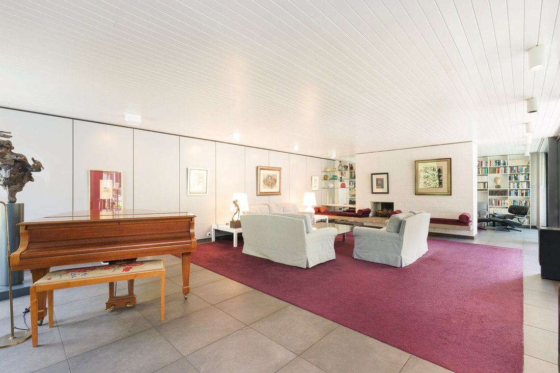 Exceptional Property On A 2.430m2 In Cologne, North Rhine Westphalia