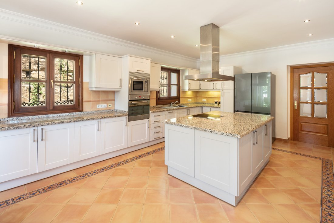 Villa in Benahavis, Andalusia, Spain 5 - 12264450