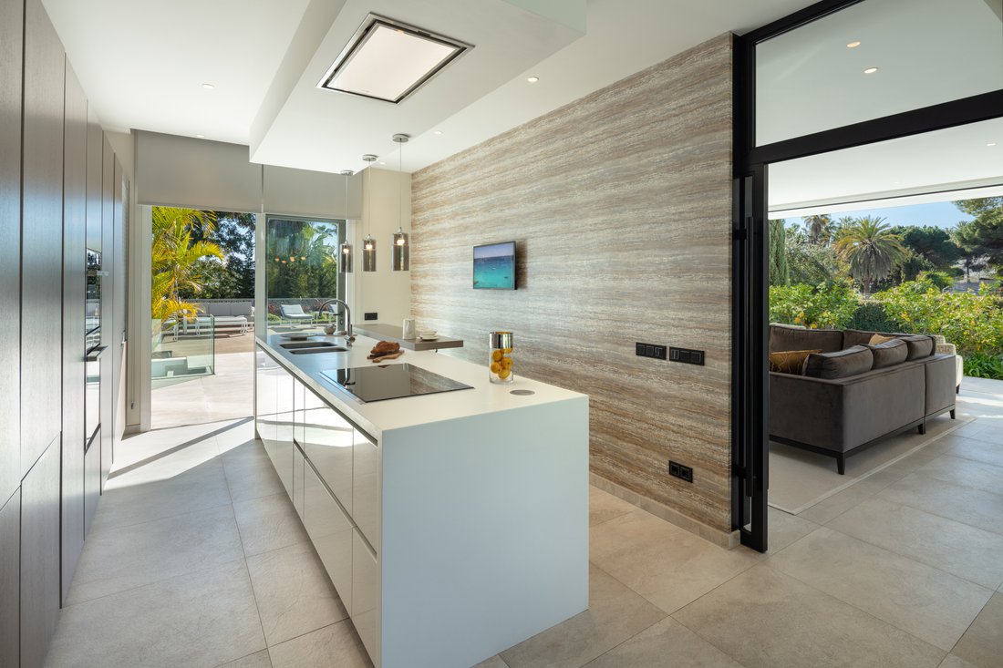 Villa in Puerto Banus, Marbella, Spain 2 - 12264312