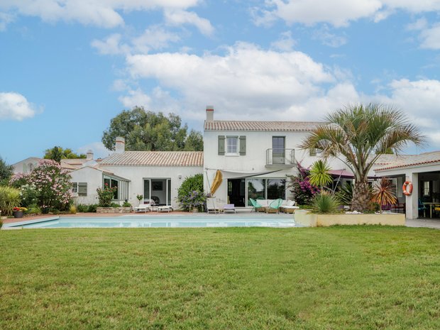 Luxe Maisons Avec Jardin à Vendre En Noirmoutier-en-l'Île, Pays De La ...