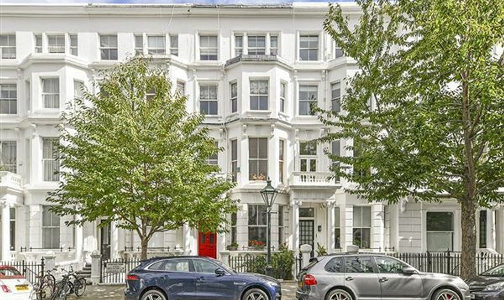 Charming Three Bedroom Upper In London, England, United Kingdom For Sale (12266362)