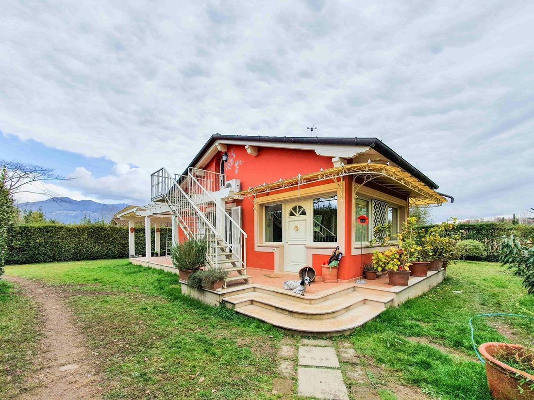 Pietrasanta House Villa In Marina Di Pietrasanta, Tuscany, Italy For