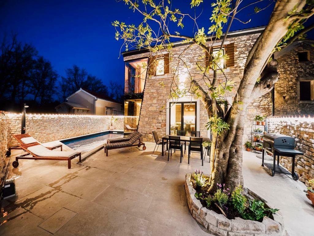 Haus in Mjesni odbor Vostarnica, Zadar, Zadar 2 - 12270379