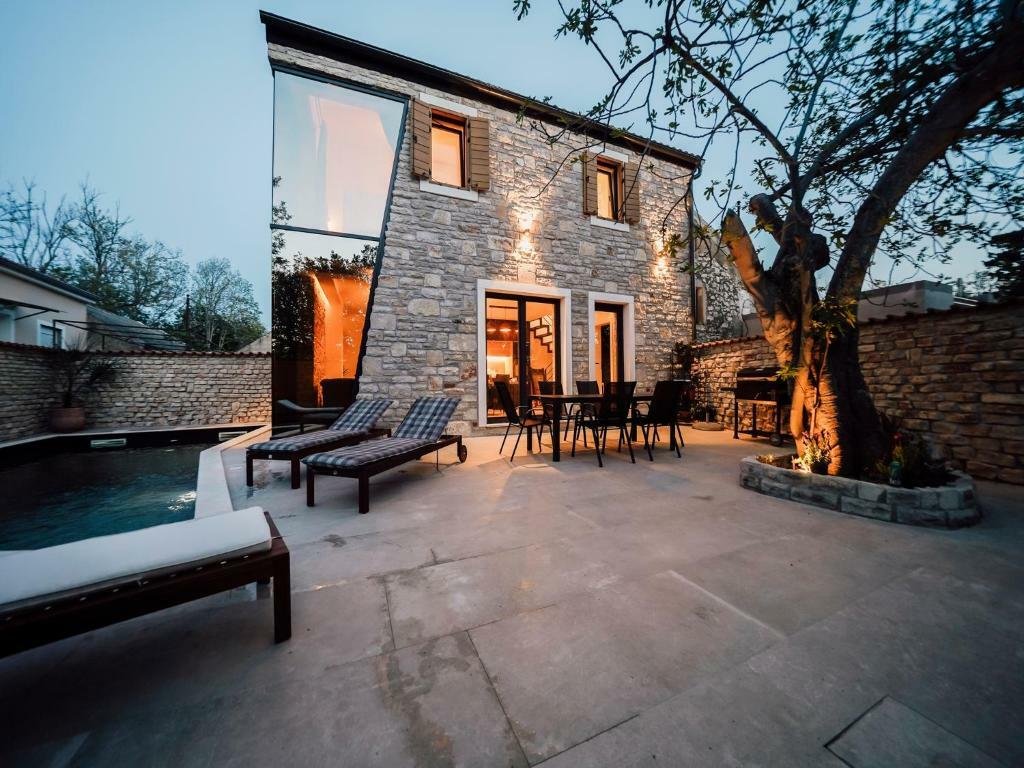 Haus in Mjesni odbor Vostarnica, Zadar, Zadar 3 - 12270379