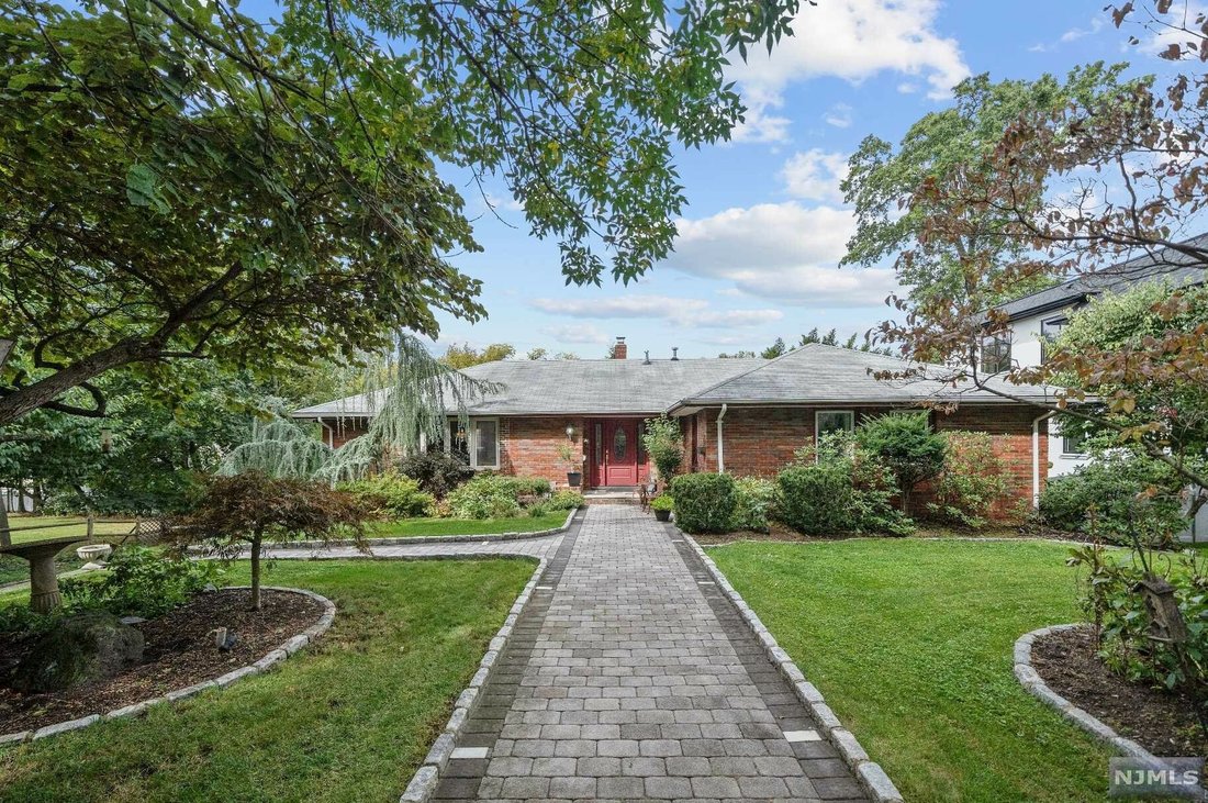 475 Cedar Lane In Paramus, New Jersey, United States For Sale (12267664)