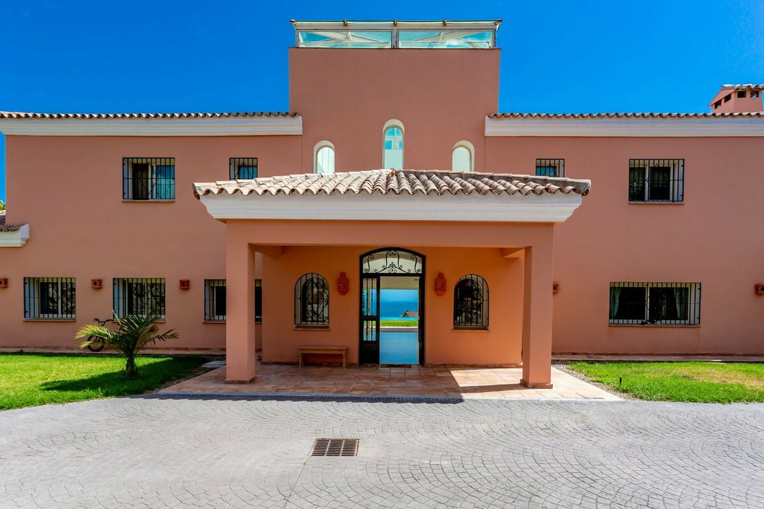 Villa in Benalmadena, Andalusia, Spain 2 - 11284123