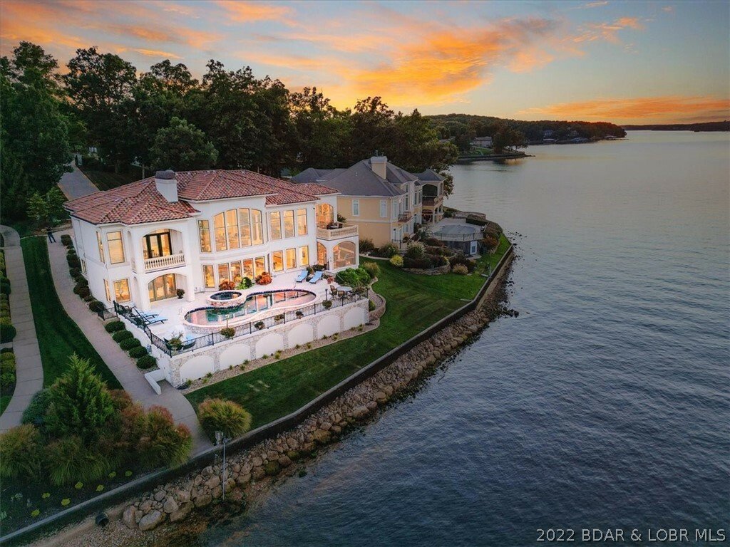 Single Family Detached Porto Cima In Sunrise Beach, Missouri, United